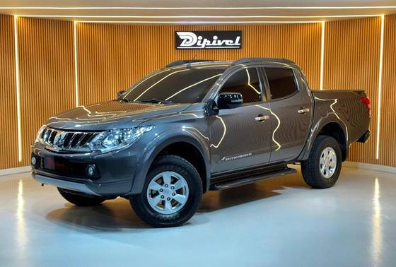 MITSUBISHI L200 TRITON 2.4 16V TURBO DIESEL SPORT HPE TOP CD 4P 4X4 AUTOMÁTICO